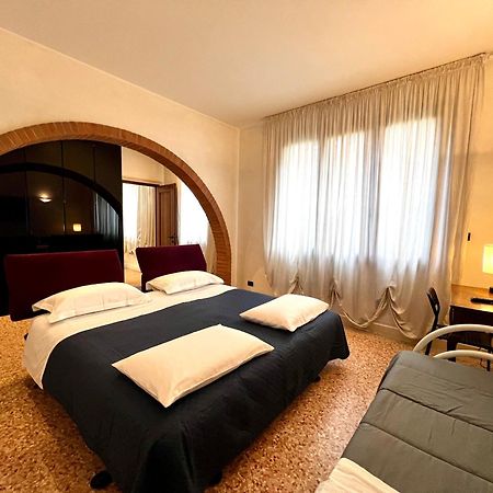 Locazione Turistica Joyful Padova Hotel Exterior photo